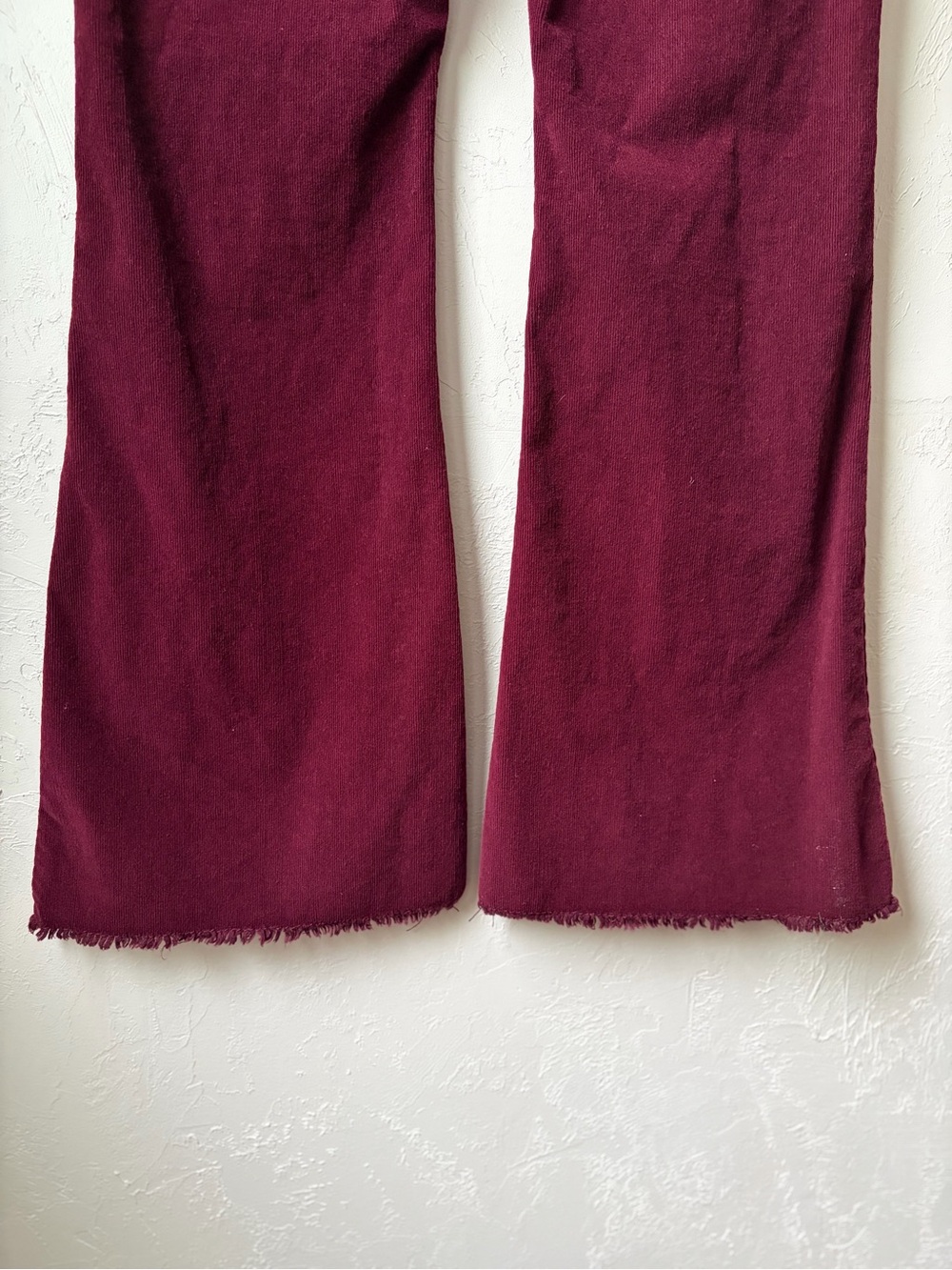 Celebrity Pink Burgundy Corduroy Flare Jeans Raw Hem Stretch Size 9/29 - Picture 8 of 10